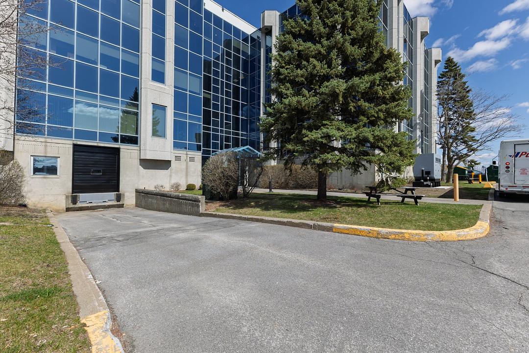 9900 Boulevard Cavendish, Montréal, QC