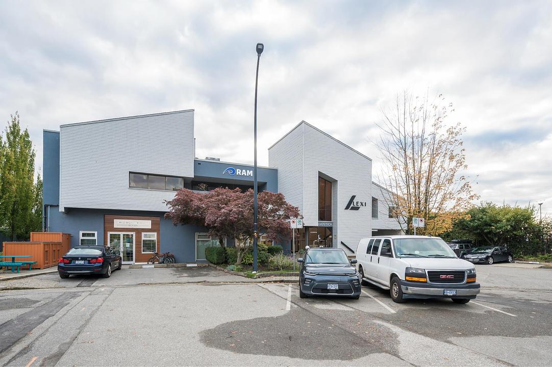 220 - 18 Gostick Pl, North Vancouver, BC