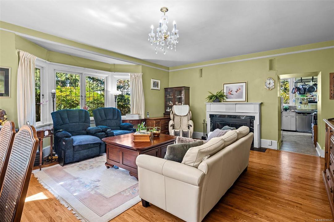 1043 Belmont Avenue, Victoria, BC