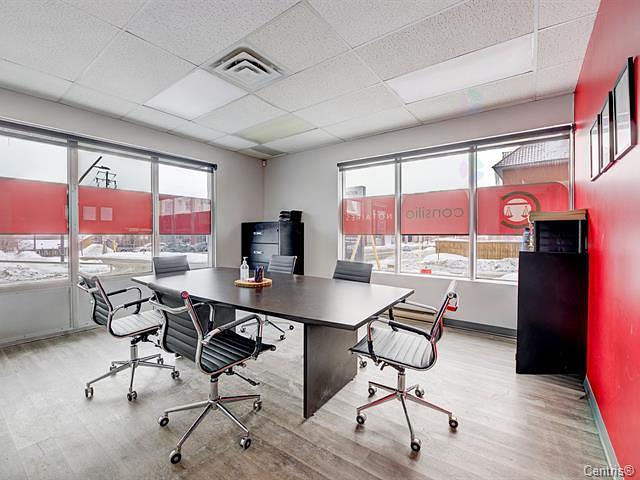 Local 101 - 255 Boulevard Saint-Joseph, Gatineau, QC
