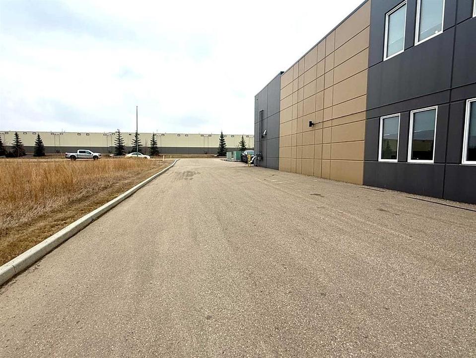 2 - 5220 Duncan Avenue, Blackfalds, AB