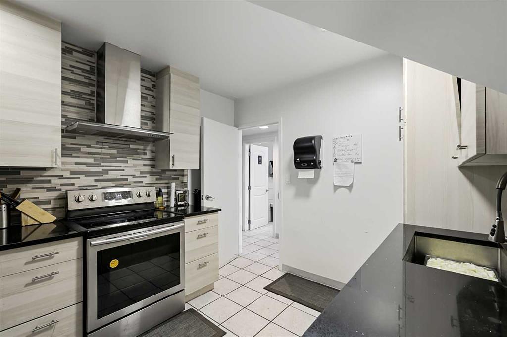 232 8A Street Northeast, Calgary, AB