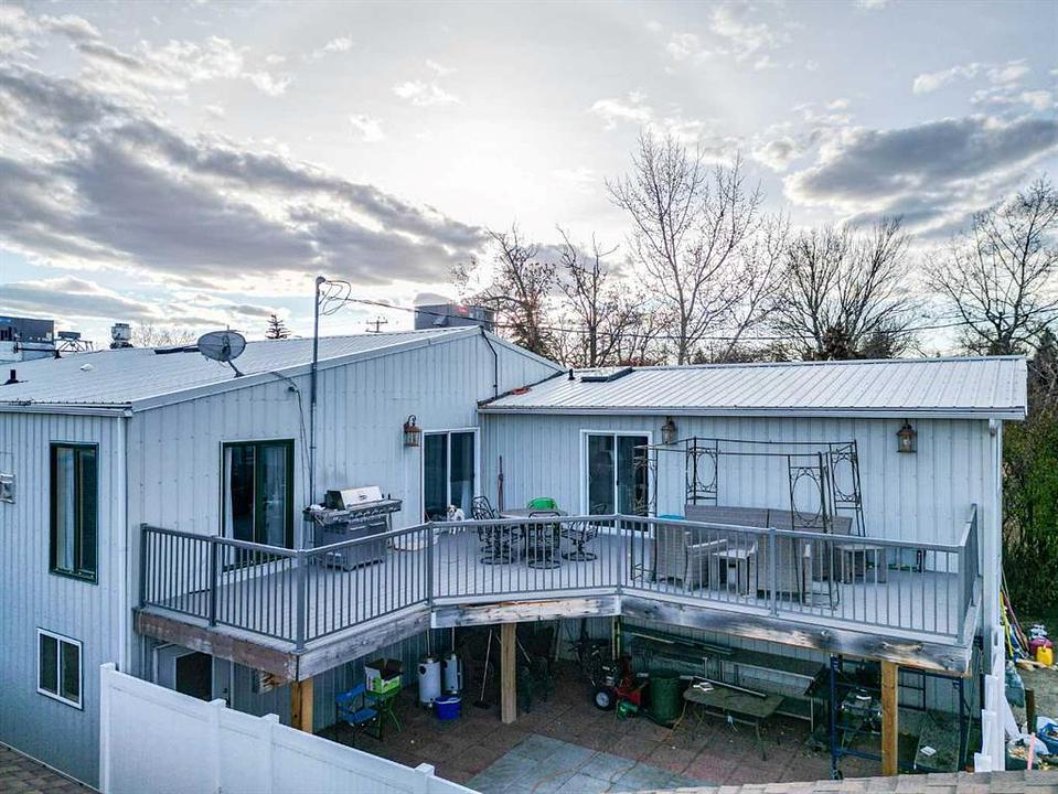 111 1 Avenue South, Coutts, AB