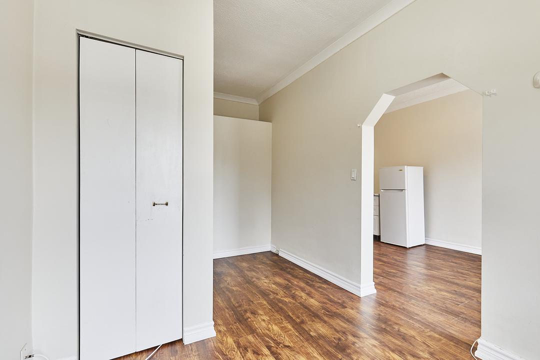 363 Barton Street East, Hamilton, ON