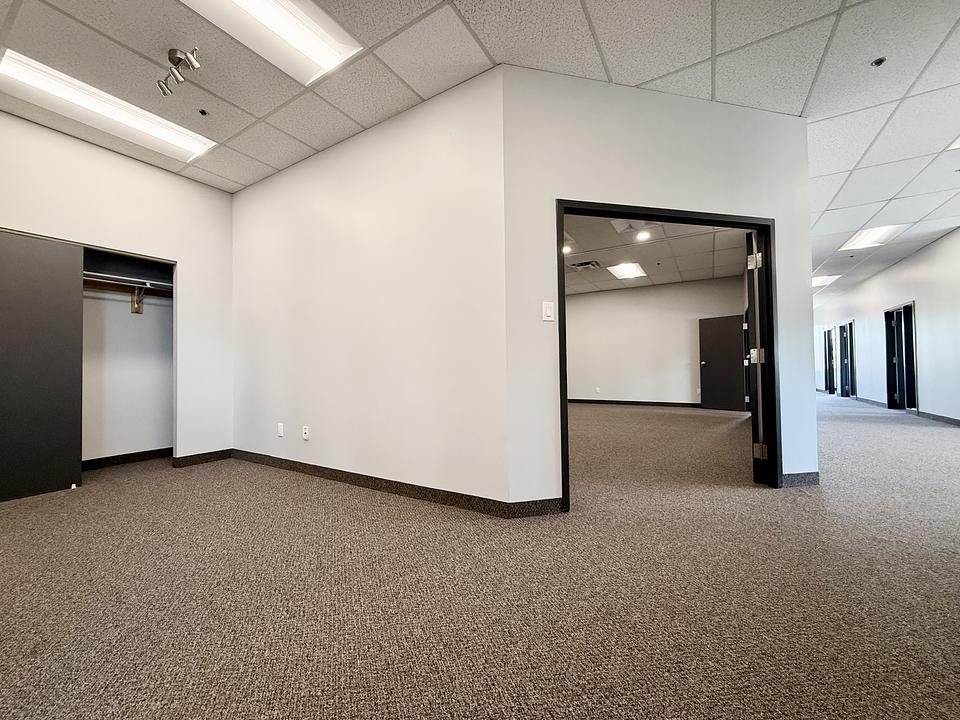 9 - 180 Jardin Drive, Vaughan, ON