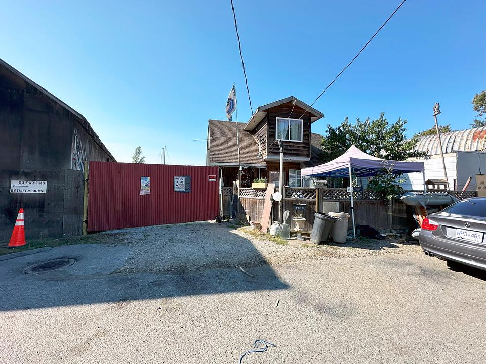 9513 Gunderson Road, Delta, BC