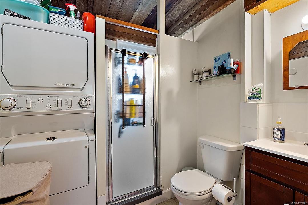 1736 Haultain Street, Victoria, BC