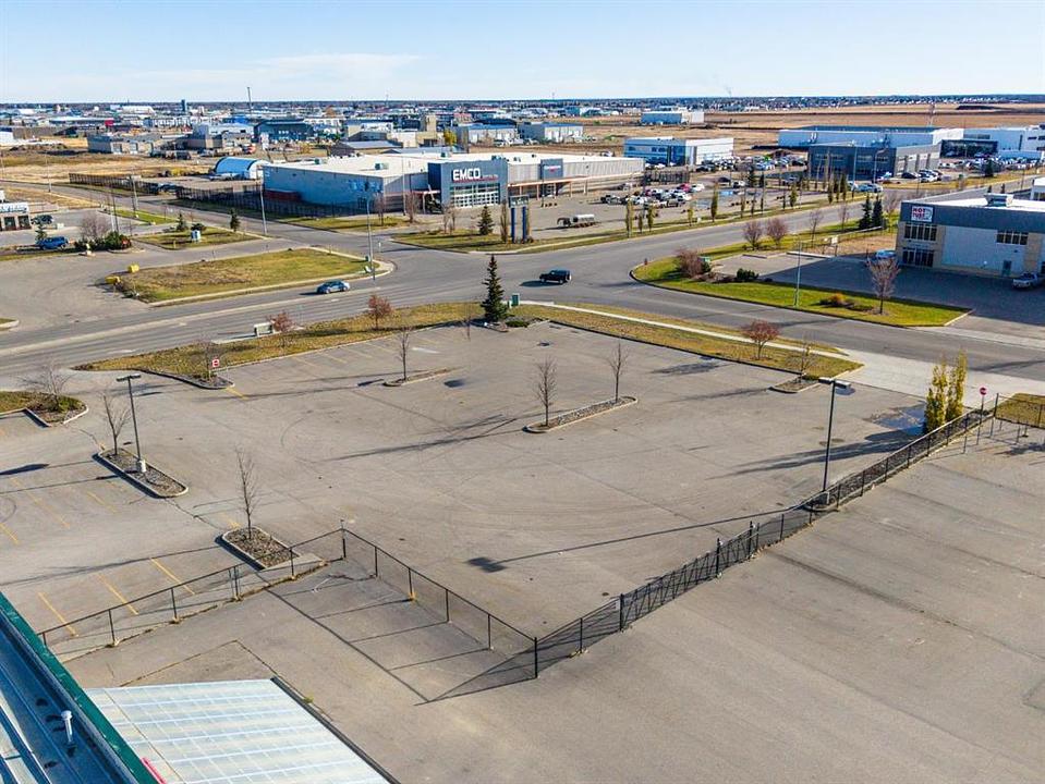 9902 120 Street, Grande Prairie, AB