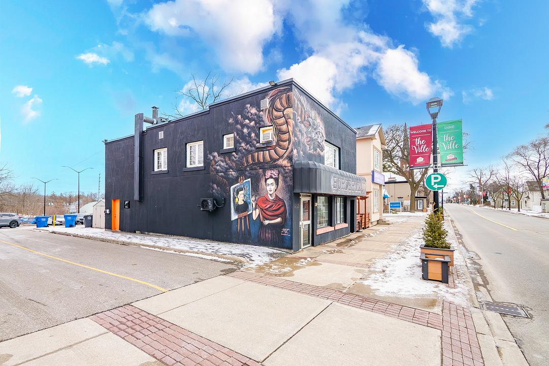 277 Queen Street South, Mississauga, ON