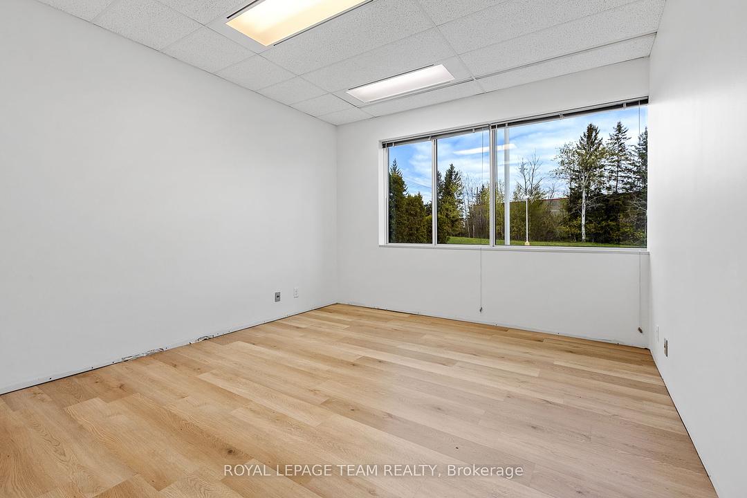 2490 Don Reid Drive, Ottawa, ON