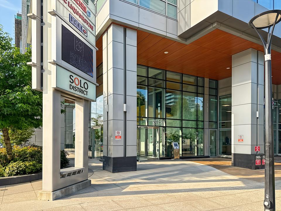 900 - 2025 Willingdon Avenue, Burnaby, BC