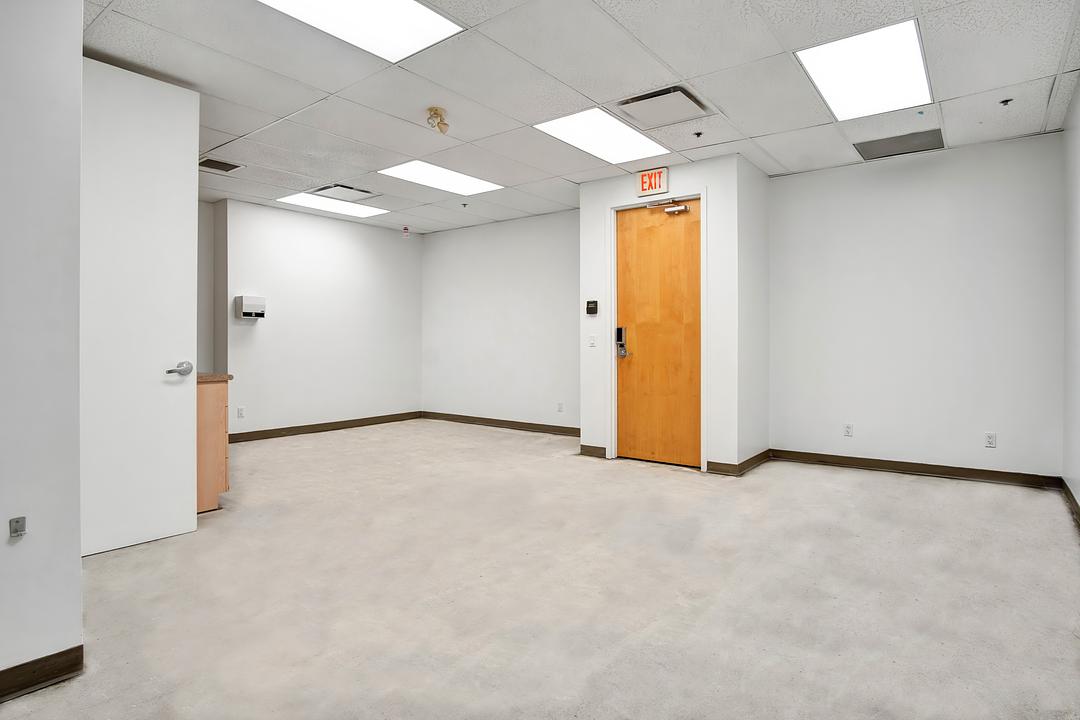 200 - 111 Peter Street, Toronto, ON