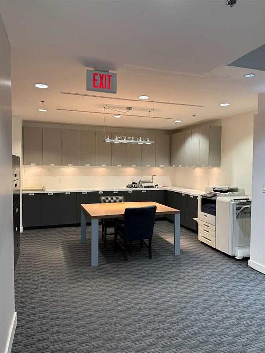 203 - 100-221 10 Avenue Southeast, Calgary, AB