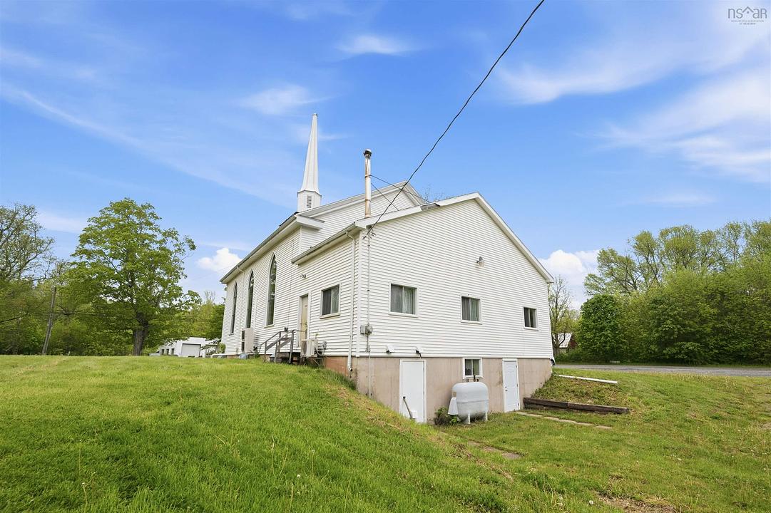 7800 Highway 14, Newport, NS