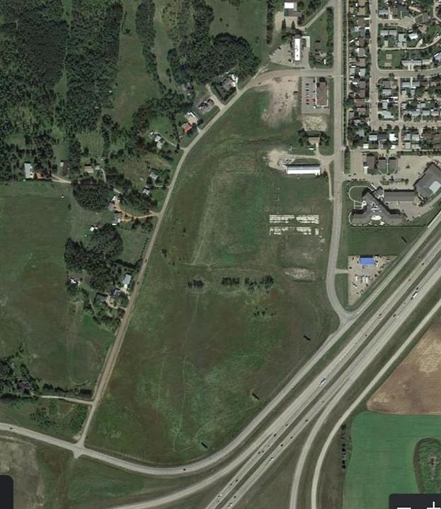 5601 Woodland Road, Innisfail, AB