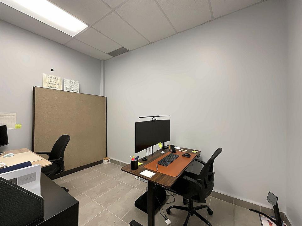 4305 - 4273 Autoroute des Laurentides, Laval, QC