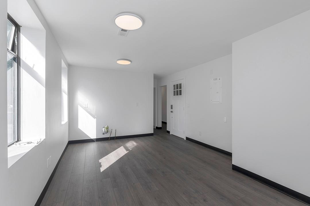 200 - 2568 Montrose Avenue, Abbotsford, BC