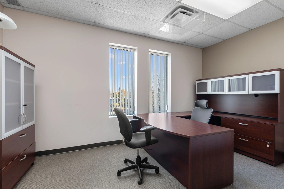 330 - 8150 Boulevard Métropolitain Est, Montréal, QC