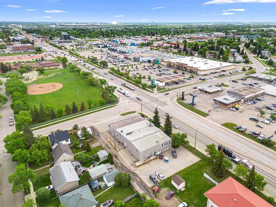 5402 44 Street, Lloydminster, AB