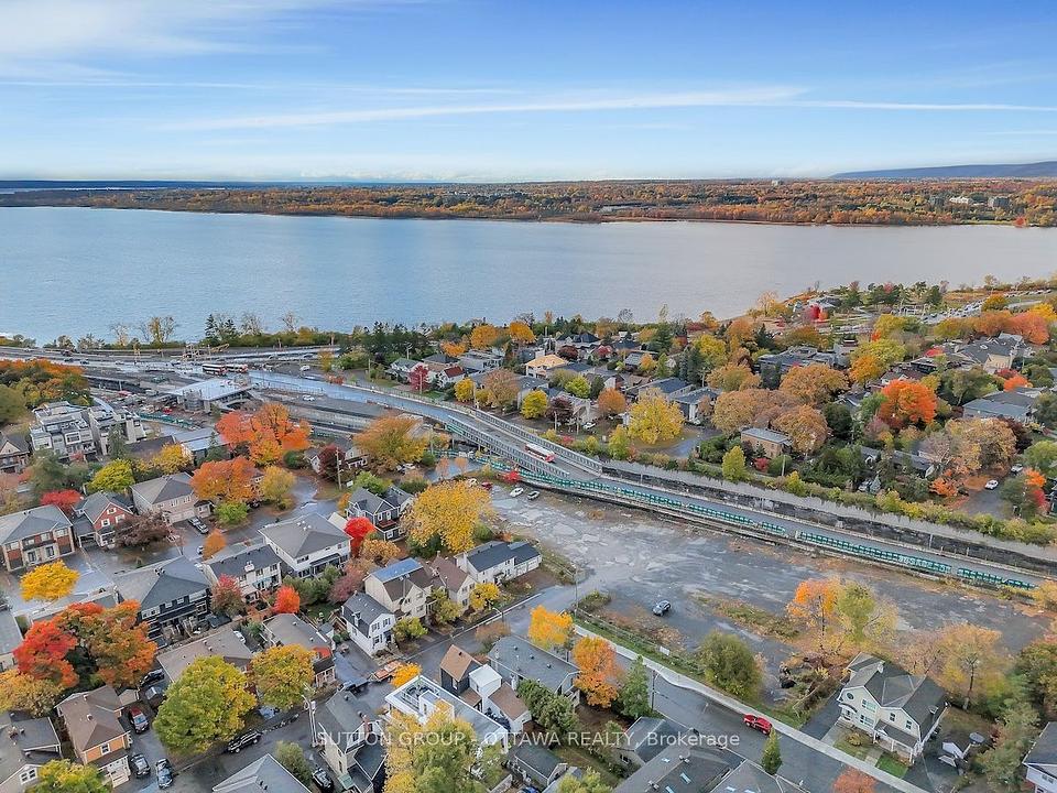 399 Winston Avenue, Ottawa, ON