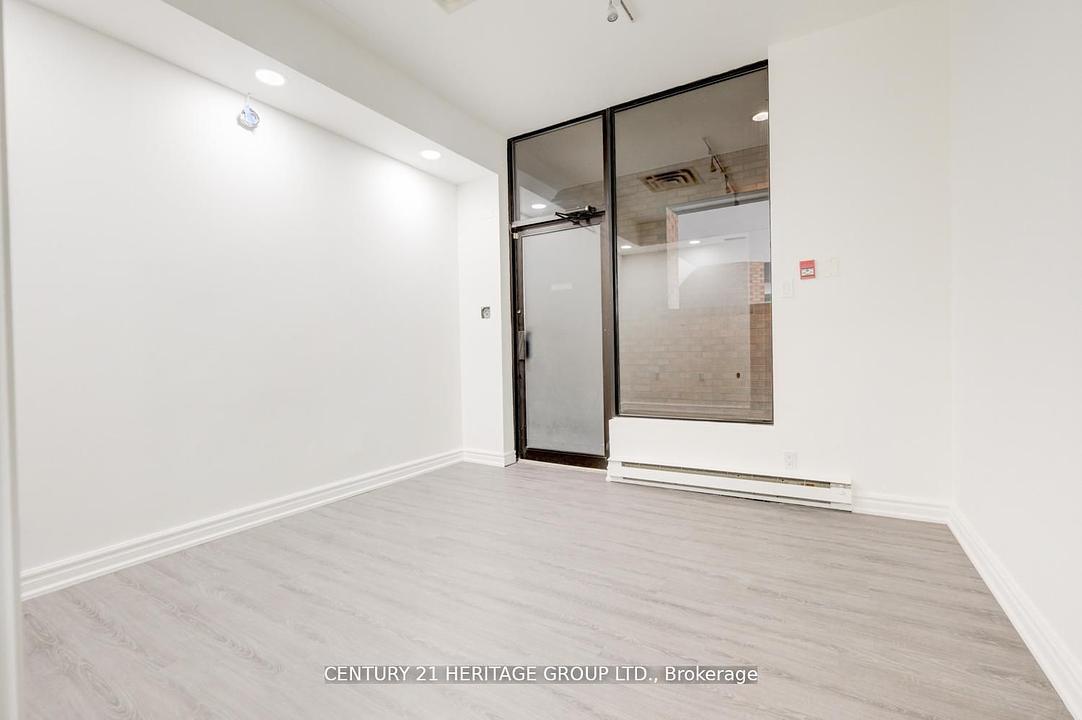 101 - 2900 Yonge Street, Toronto, ON