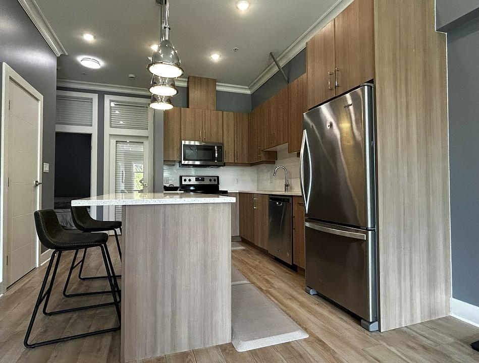 2785 Leigh Road, Victoria, BC