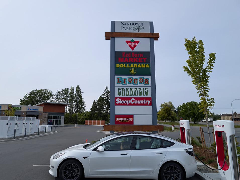 112 - 10330 McDonald Park Road, Sidney, BC