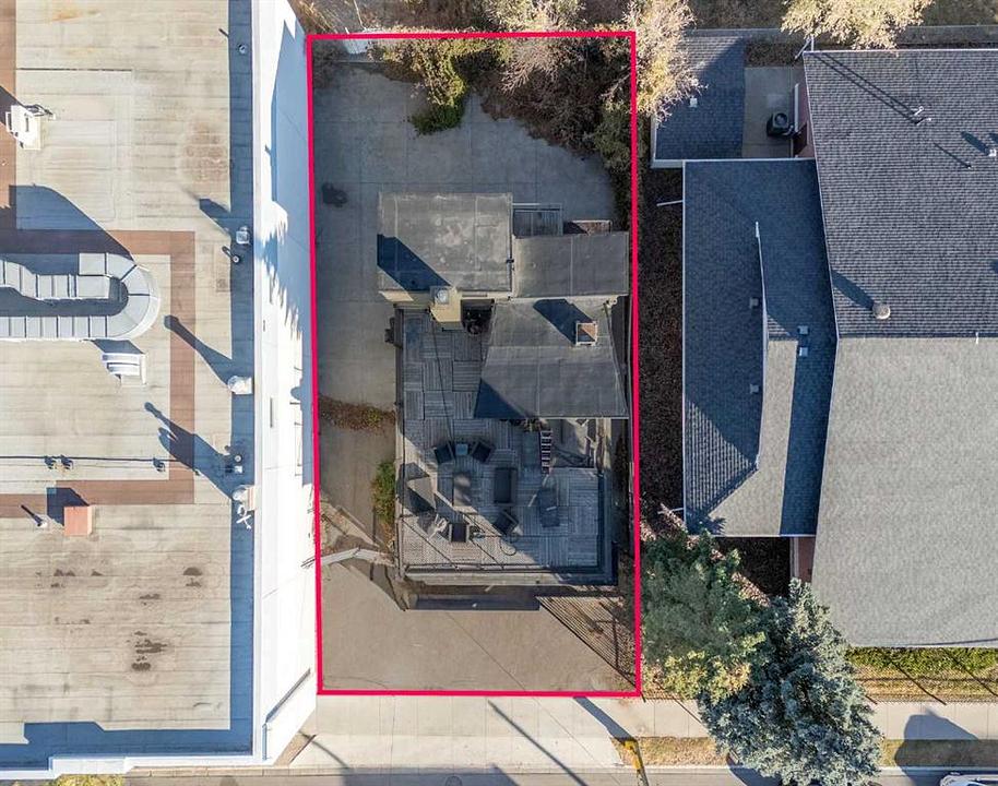 1742 10 Avenue Southwest, Calgary, AB