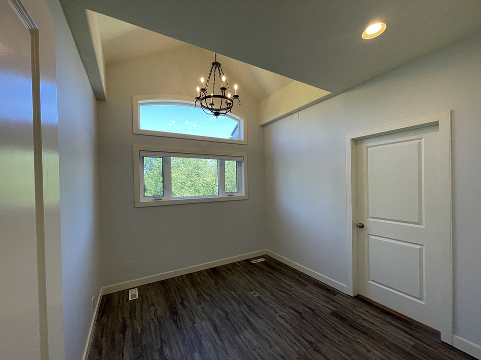 121B Elma Street, Okotoks, AB