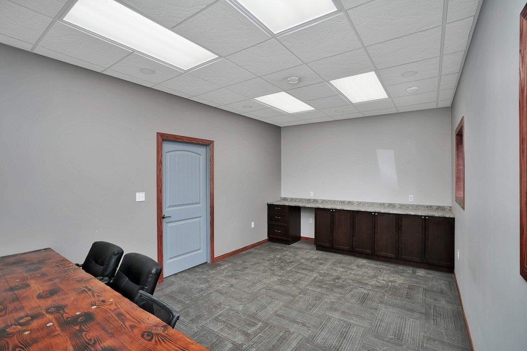 1101 Main Avenue East, Sundre, AB