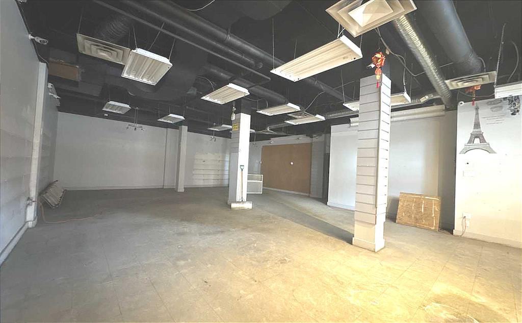 105 - 233 Centre Street South, Calgary, AB