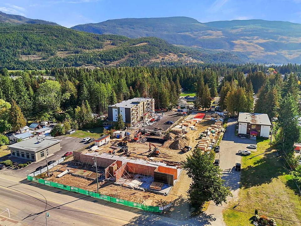 CRU 1 - 425 Main Street, Sicamous, BC