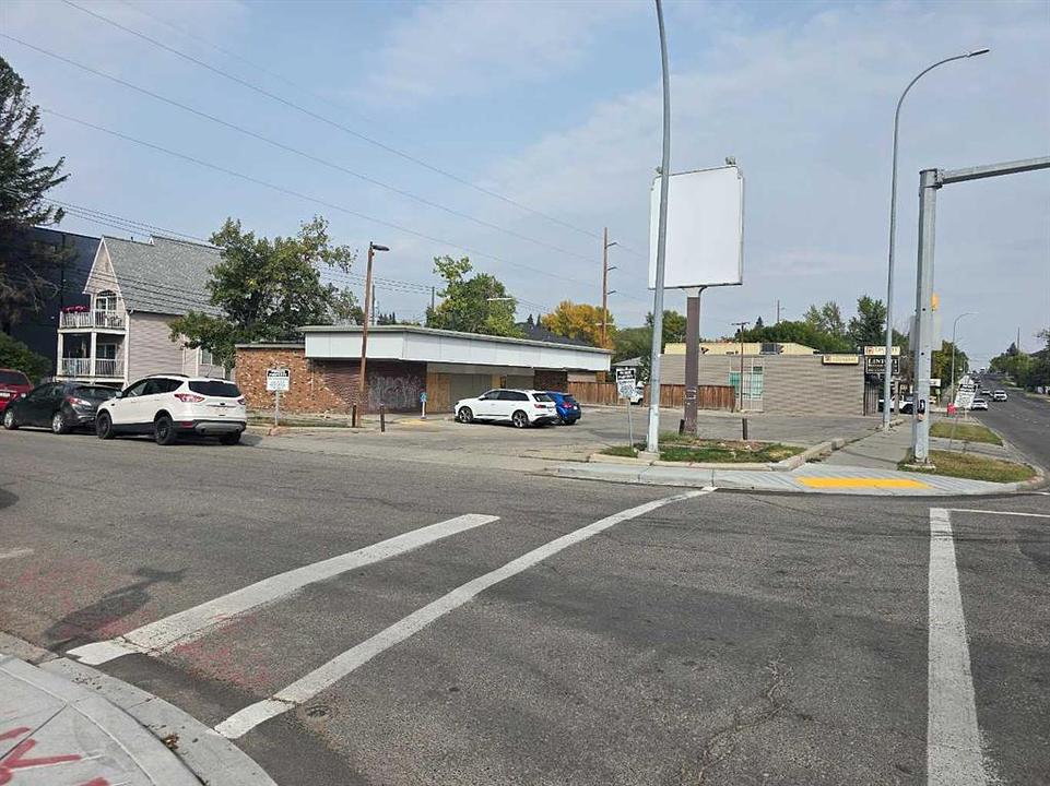 2903 Centre Street Northwest, Calgary, AB