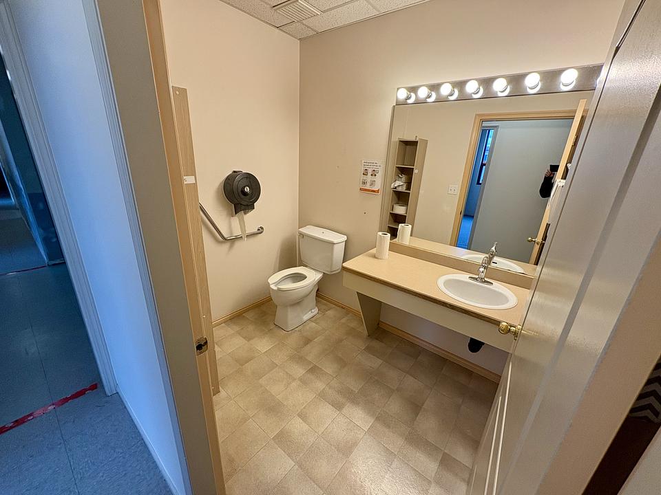 200 - 22722 Lougheed Hwy, Maple Ridge, BC