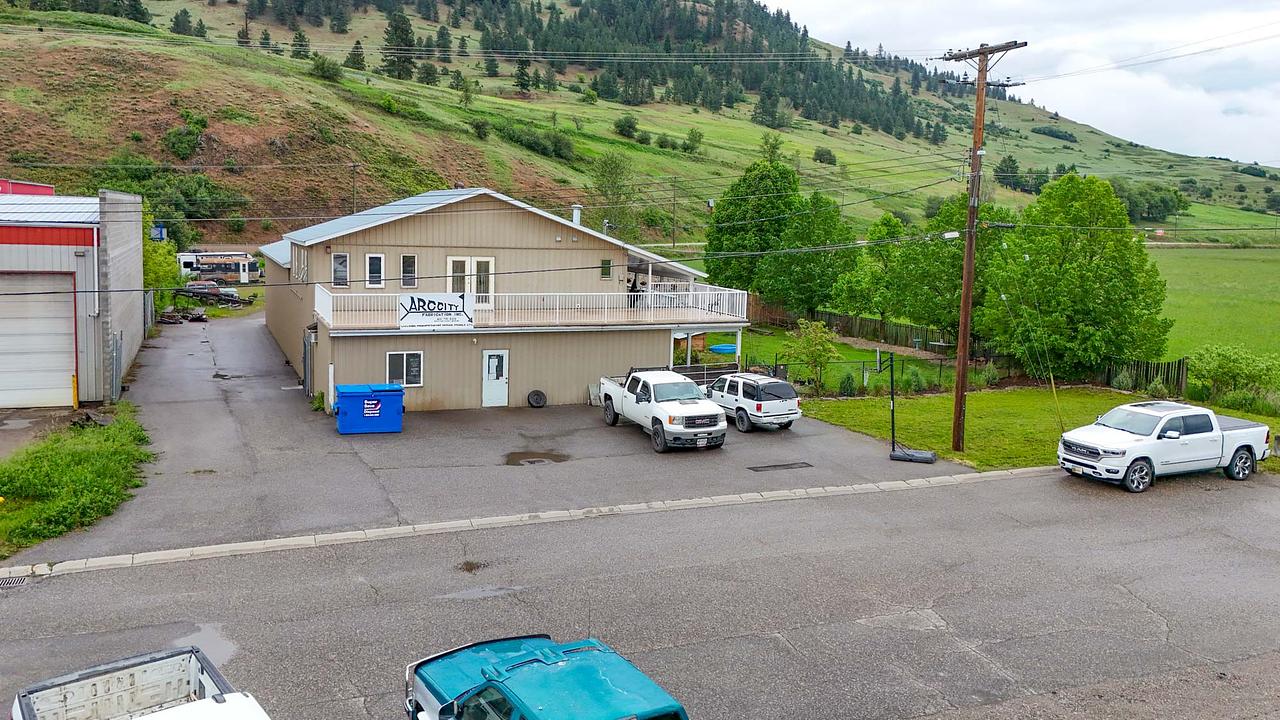 1415 Dyffryn Road, Lumby, BC