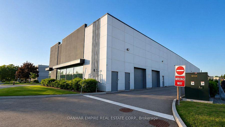 9 - 2165 Buckingham Rd, Oakville, ON