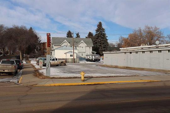 5302 50 Street, Ponoka, AB