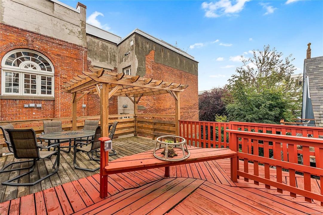 1608 Quadra Street, Victoria, BC