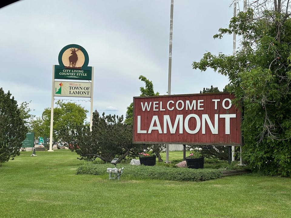 5079 47 Avenue, Lamont, AB