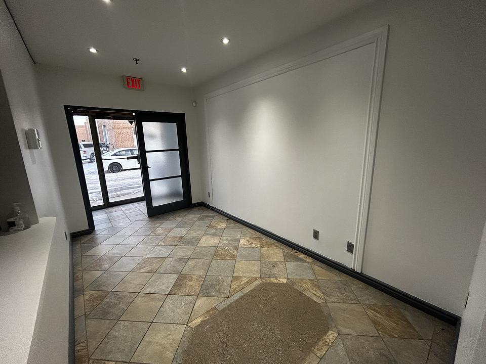 D14 - 1105 Crestlawn Drive, Mississauga, ON