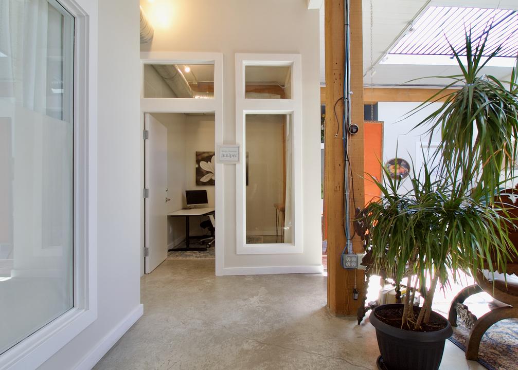 49 Dunlevy Ave, Vancouver, BC