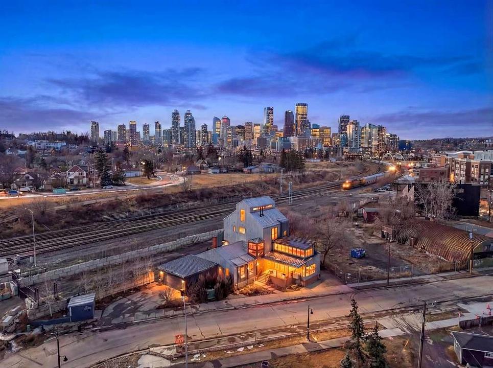 1015 11 Street Southeast, Calgary, AB