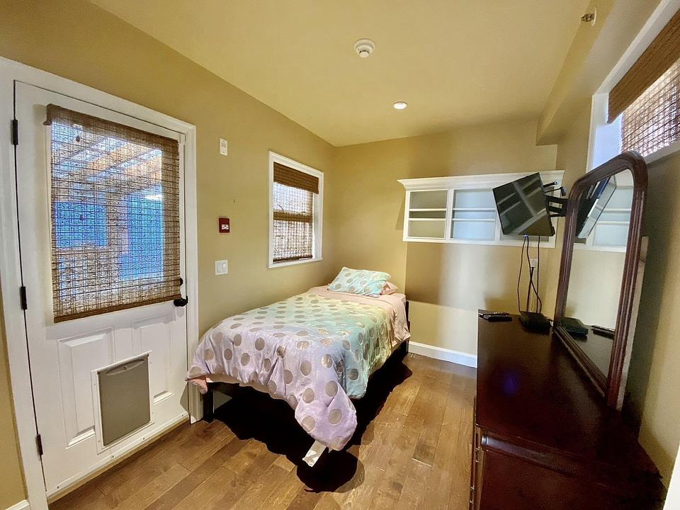 15491 Marine Drive, White Rock, BC