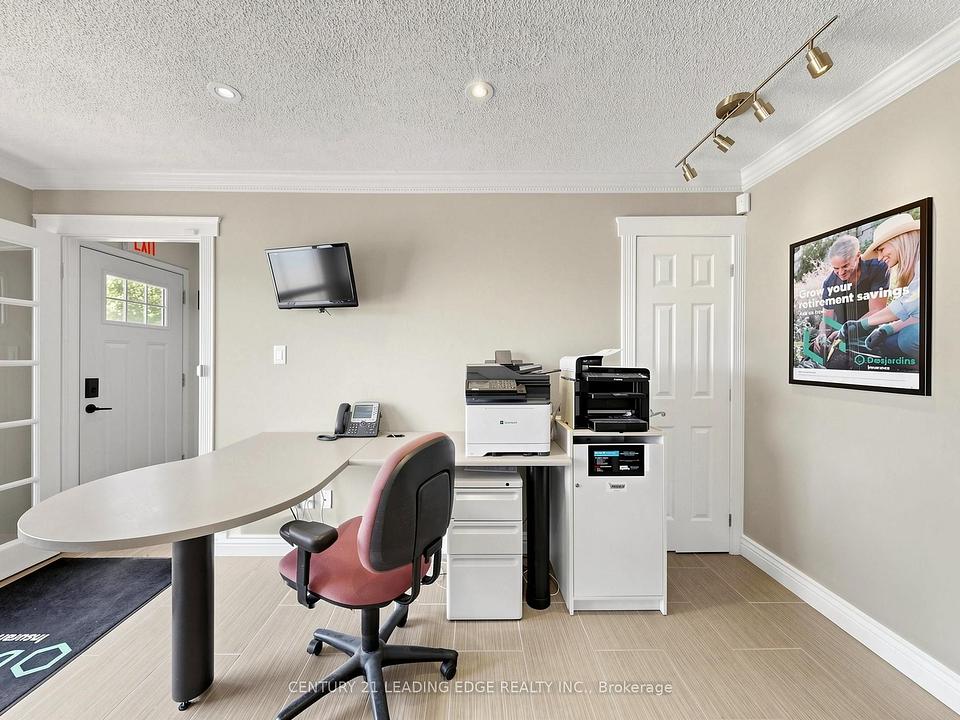 21 Metro Road South, Georgina, ON