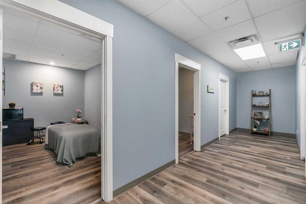 220 - 20 Saddlestone Drive Northeast, Calgary, AB