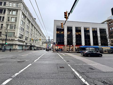 698 Seymour St, Vancouver, BC