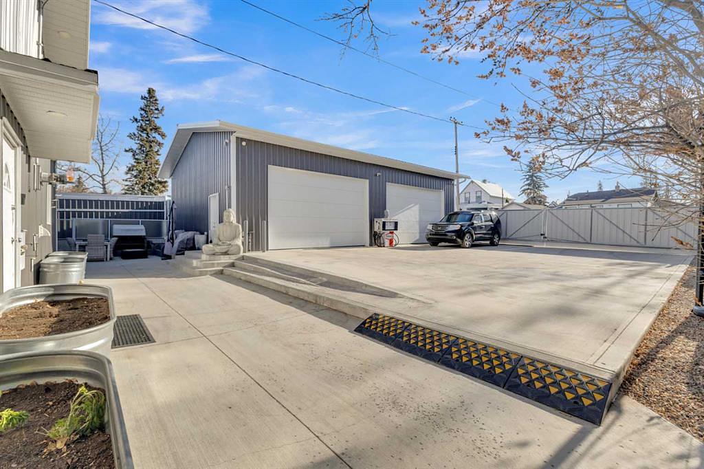 2023 20 Avenue, Bowden, AB