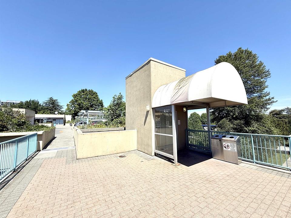 3000 - 8888 Odlin Crescent, Richmond, BC