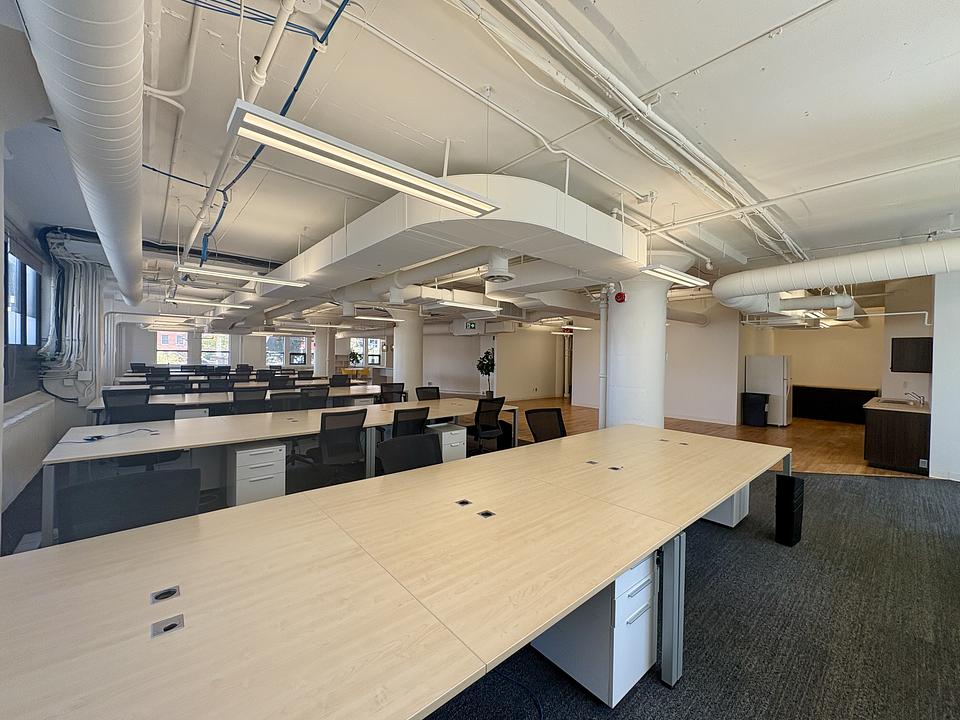 300 - 130 Spadina Ave, Toronto, ON