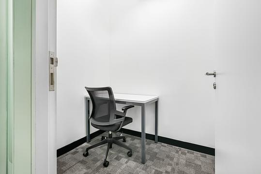 5995 Boulevard des Grandes-Prairies, Montréal, QC